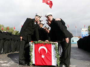 İskenderun Deniz Er Eğitim Alay Komutanlığında 1300 bahriyeli yemin etti