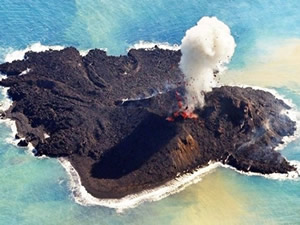 Japonya’nın en yeni adası Nishinoshima 2 yaşında