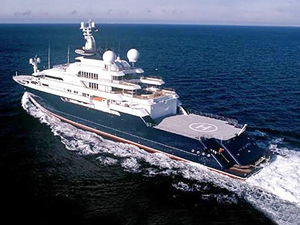 Rus milyarderlerin lüks yatları Ege kıyılarını süslemeye başladı