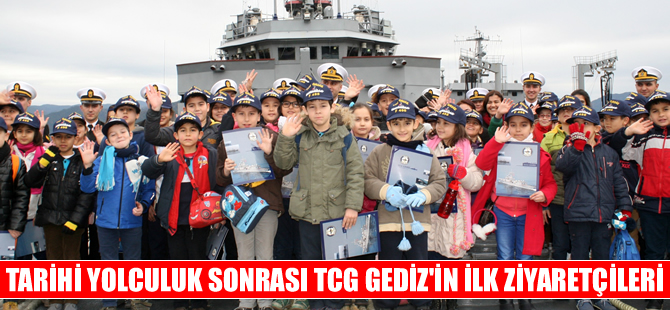 TCG Gediz'in tarihi yolculuk sonrası ilk öğrenciler ziyaret etti