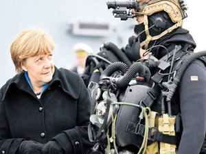 Almanya Başbakanı Merkel'den Donanma üssüne ziyaret