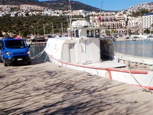 Antalya'da demirli teknede binlerce uyuşturucu hap ele geçirildi