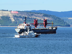 Rus Donanması'na ait askeri kargo gemisi Çanakkale Boğazı'ndan geçti