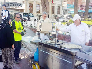 Aliağalı denizciler Ergun Kayadeğirmeni'ni andı