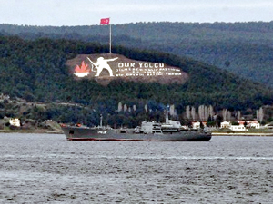 Rus Donanması’na ait savaş gemisi Çanakkale Boğazı’ndan geçti