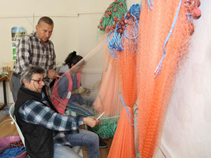 Urlalı kadınlar ekmeğini 'Balık ağı'ndan çıkarıyor