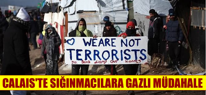 Fransız  polisi Calais'teki göçmenlerin kampını boşaltıyor