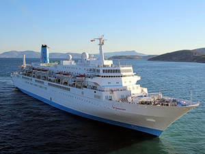 Alanya, kruvaziyer sezonunu İngiliz turistlerle açtı