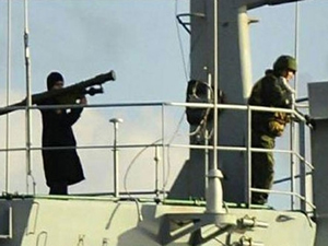 Kriz yaratan Rus savaş gemisi yine Boğaz'dan geçti