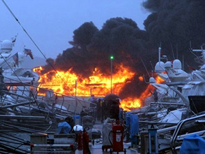 Fethiye'de ahşap tekne alevlere yenik düştü