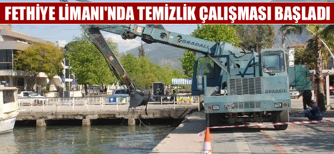 Kumla dolan Fethiye Limanı temizlenmeye başladı