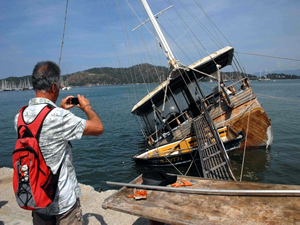 Fethiye'de batan gulet tipi tekne belediye tarafından çıkarılacak