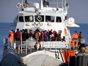 Dikili'de askerler ve sığınmacılar arasında gerginlik