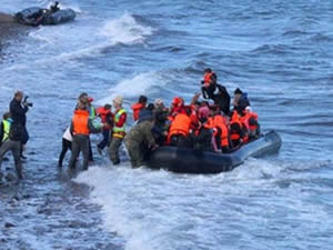 Ege Denizi'nde kaçakları taşıyan bot battı: 5 ölü