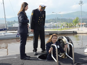 Donanma Komutanlığı kapılarını polislere açtı
