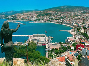 Kuşadası'nda sahil bandının kullanımı referandumla belirlenecek