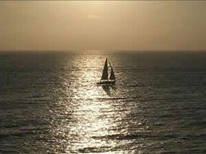 Filipinlerde denizde mahsur kalan 2 Türk kurtarıldı