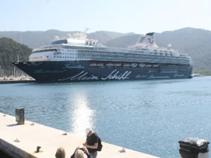 Zengin turistler Marmaris'ten vazgeçmiyor