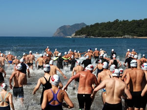 İztuzu'nda 411 yüzücü, caretta carettalarla birlikte yüzdü