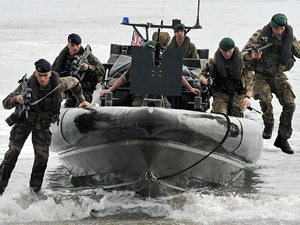 İngiltere, Güney Kıbrıs'taki üslerine komando konuşlandırıyor