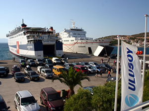 Çeşme Limanı Vali Mustafa Toprak’ın yakın takibinde