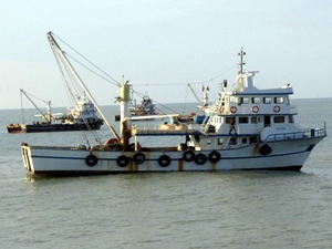 Yemen kaçak avlanan 7 İran balıkçı gemisini tuttu