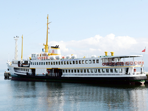 Akşemseddin feribotu gezi teknesi şeklinde dizayn edildi