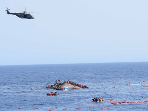 İtalya açıklarında göçmen teknesi battı