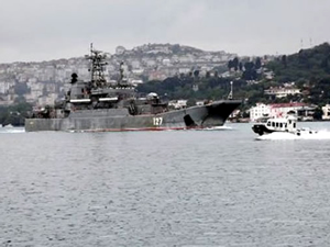 Boğazdan geçen Rus gemilerine Sahil Güvenlik'ten  yakın takip