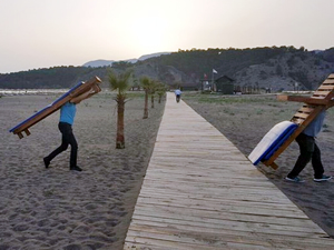 İztuzu Plajı'ndaki işgaliye jandarma tarafından tahliye edildi