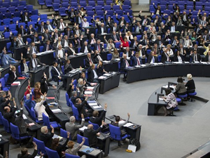 Alman Meclisi'nden Ermenilerin "soykırım" iddialarına onay