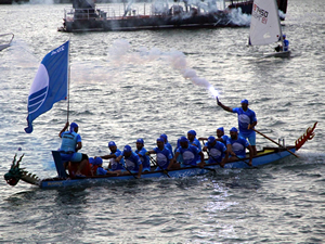 Samsun'da iki plajda 'Mavi bayrak' göndere çekildi