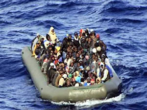 Sahil koruma görevlileri mültecilere saldırdı