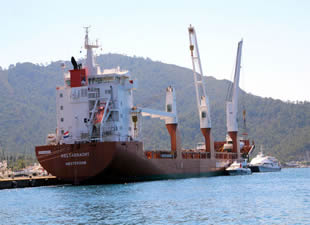 Lüks yatlar, kargo gemisini tercih ediyor