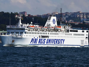 Piri Reis Üniversitesi Gemisi Autoport'a demirledi