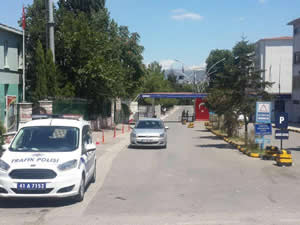 Kendisini hücumbota kilitleyen binbaşı ikna edildi