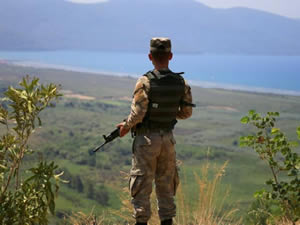 Marmaris'te firardaki 11  darbeci asker 3 gemi ile aranıyor