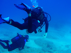 Askeri tesis yakınındaki denizde bilgisayar bellekleri bulundu