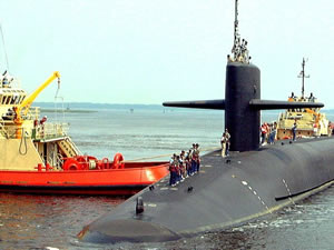 ABD'de nükleer denizaltı, ikmal gemisiyle çarpıştı