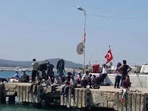 Yunan adalarına geçmeye çalışan mülteciler yakalandı