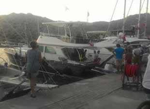 ABD bayraklı My Dolphin adlı yatta yangı