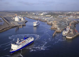 Fransa'da göçmen duvarı tartışması sürüyor