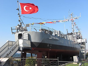 'Karakol gemi' 10 yıldır ziyaretçilerini ağırlıyor