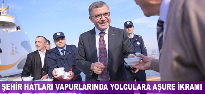 Üsküdar Belediyesi, Şehir Hatları vapurlarında yolculara aşure ikramında bulundu