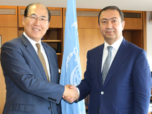 Suat Hayri Aka, Ki Tack Lim'i makamında ziyaret etti