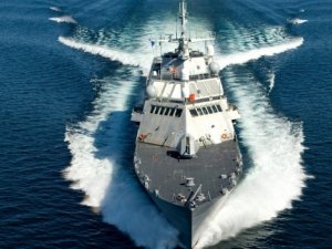 İran Aden Körfezi'ne savaş gemisi gönderdi