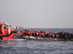 İtalyan Sahil Güvenlik ekipleri 3 bin 300 sığınmacı kurtardı