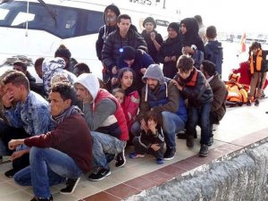 100 göçmen denize açılmadan yakalandı