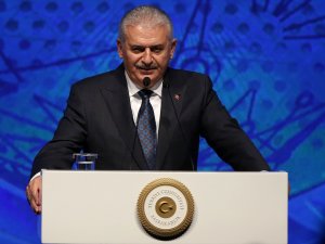 Binali Yıldırım: Deniz taşımacılığı dünya ekonomisinin bel kemiğini oluşturuyor