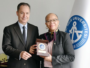 WMU Rektörü Cleopatra Doumbia-Henry, Piri Reis Üniversitesi'ne olan hayranlığını gizlemedi